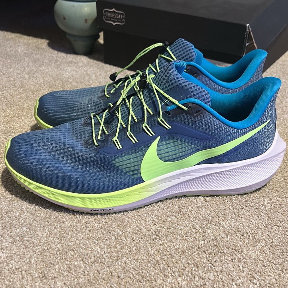 Nike Men's Blue and Neon Green Athletic Shoes